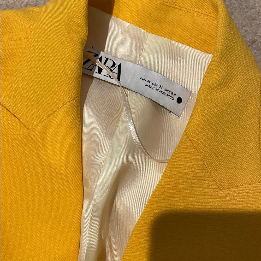 Zara Yellow Double-Breasted Women's Suit - Picture 11 of 11